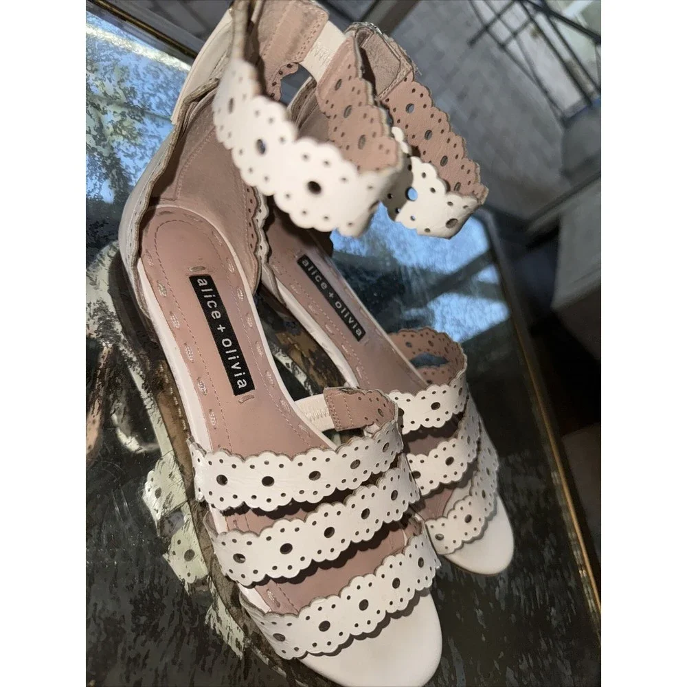 ALICE‎ + OLIVIA Leather Lasercut Accents Gladiator Sandals Size 36 Bone White